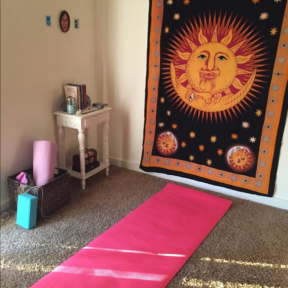 ☀️ meet your posher! ☀️ - Picture 3 of 5